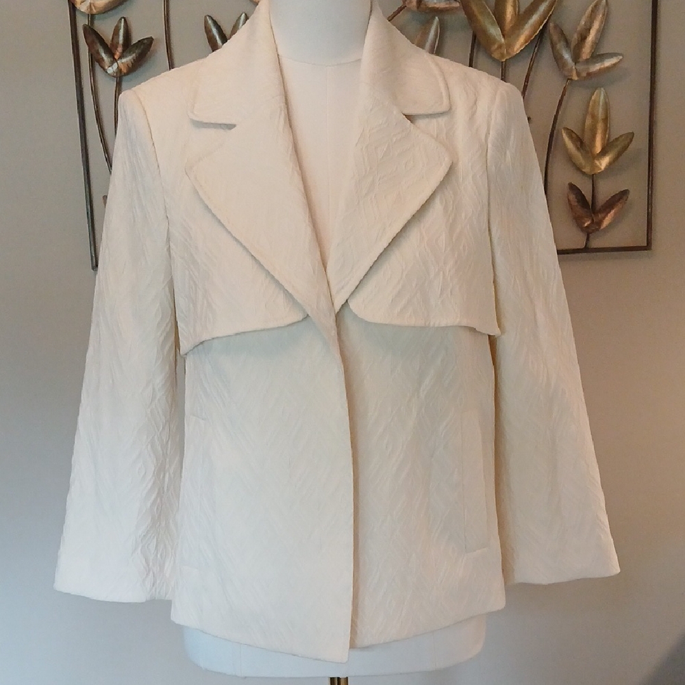 Jones Studio Cream Blazer with Layered Design Wide Lapels